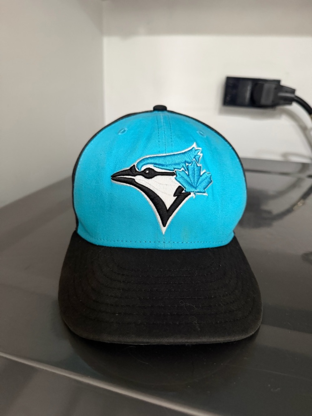 2, Toronto blue jays hats